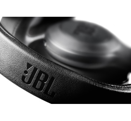JBL E500BT Zwart